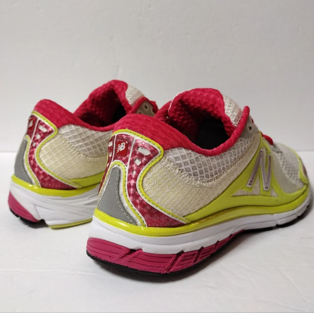 New Balance Women's 1190 Lace-Up Running Low Top Athletic Sneakers Size 9